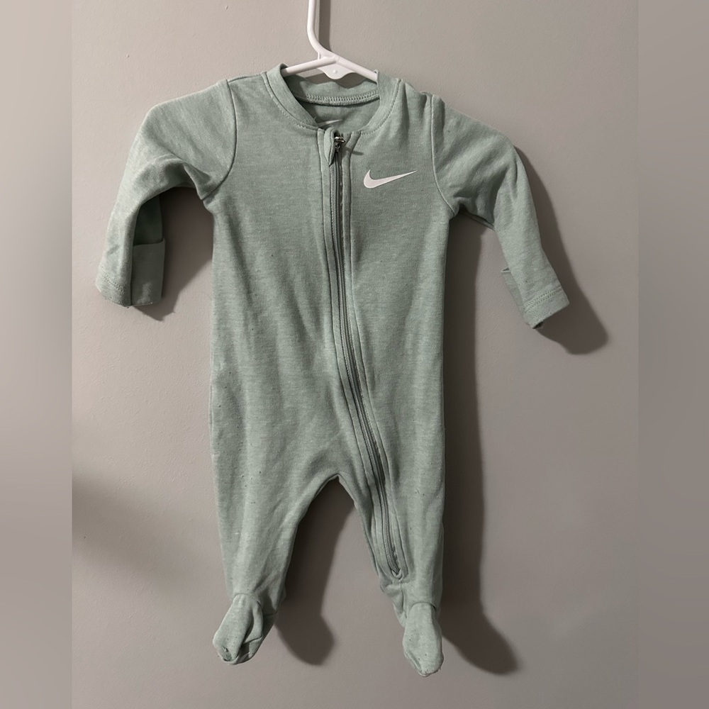 Nike Kids One Piece in Light Green 3M